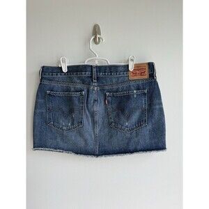 New Women's Levi's Denim Raw Hem Mini Skirt - Size 29
